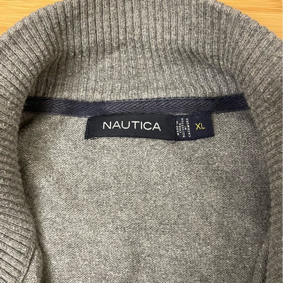 Nautica classic gray and blue striped sweater. Size XL, 92% cotton, 8% cashmere. - Picture 4 of 7